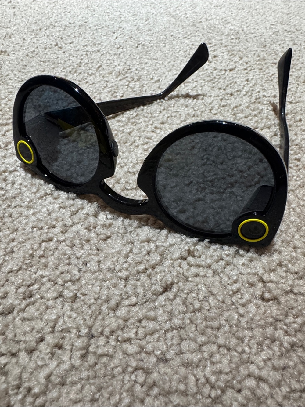 Snap Spectacles-Inspired Kids Sunglasses with Yellow Case - Picture 2 of 5